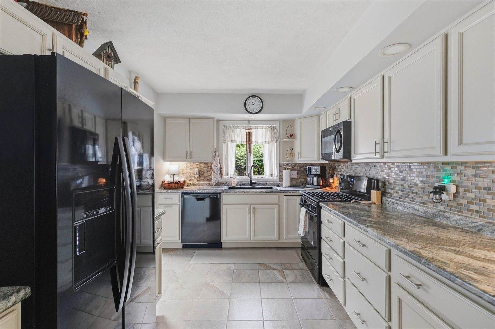 917 23rd Avenue, East Moline, IL 61244