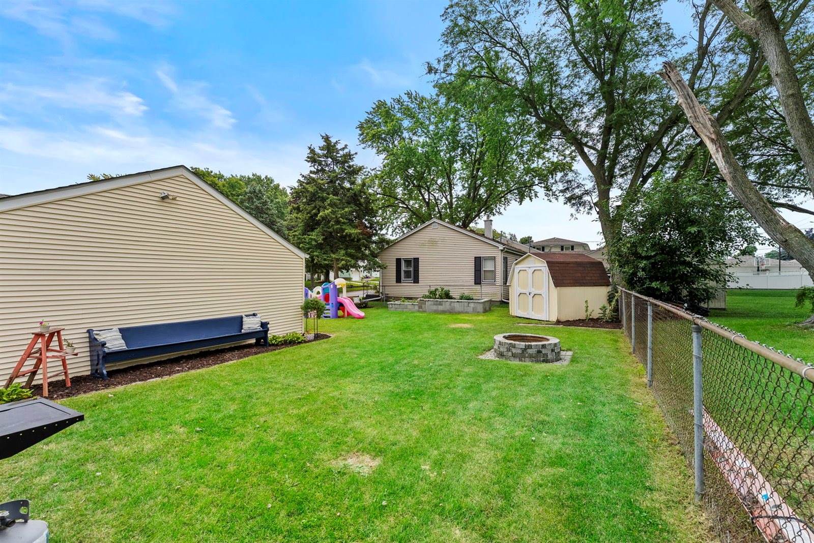 1530 5th Avenue, Silvis, IL 61282