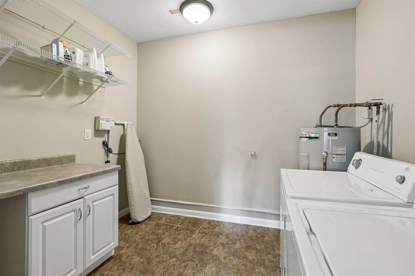302 Matterhorn Dr, Old Hickory, TN 37138