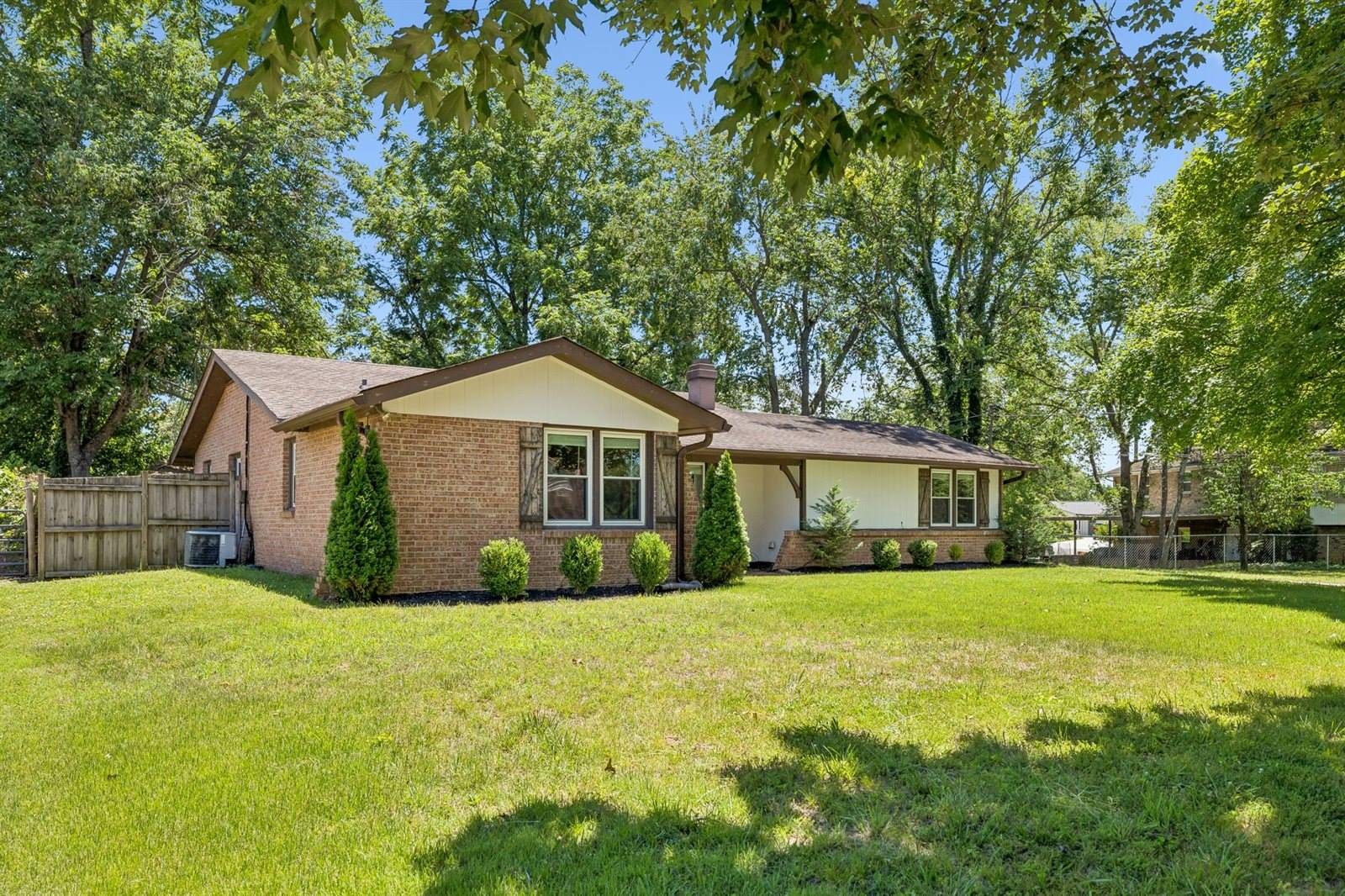 302 Matterhorn Dr, Old Hickory, TN 37138