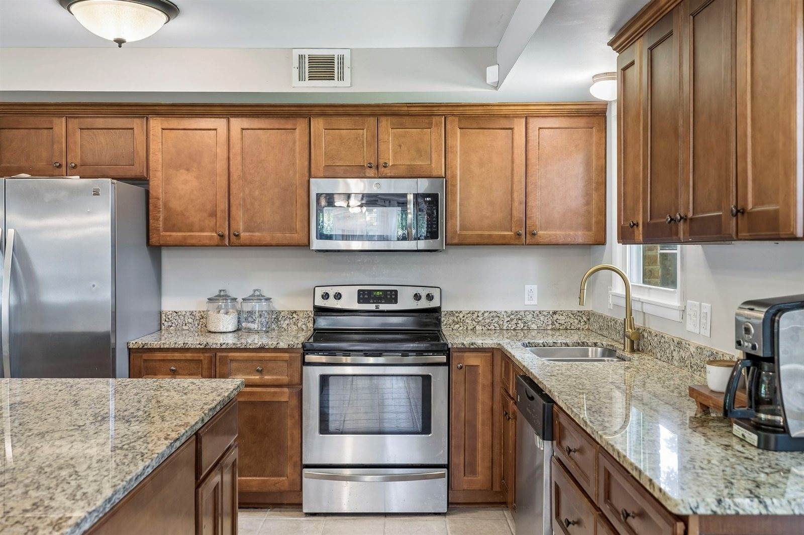 302 Matterhorn Dr, Old Hickory, TN 37138