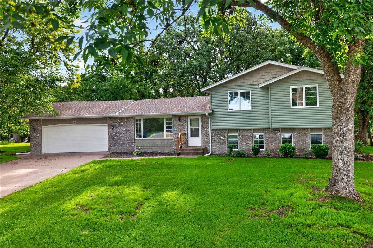 221 Jerry Liefert Drive, Monticello, MN 55362