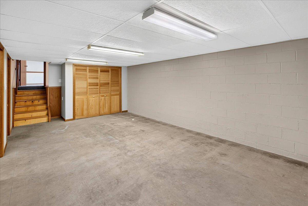 221 Jerry Liefert Drive, Monticello, MN 55362