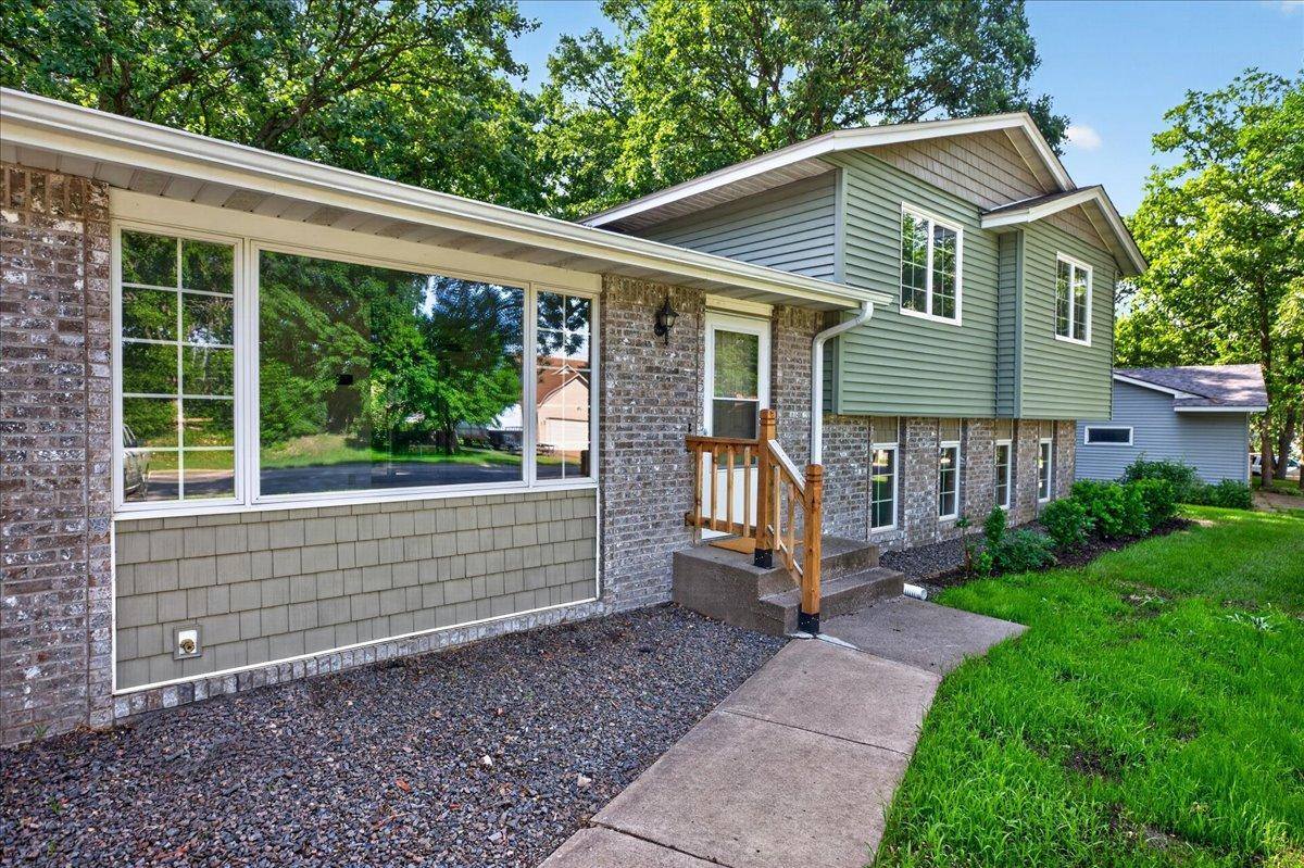 221 Jerry Liefert Drive, Monticello, MN 55362