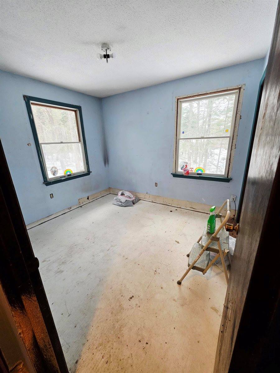 26 Pineview Avenue, Glenburn, ME 04401