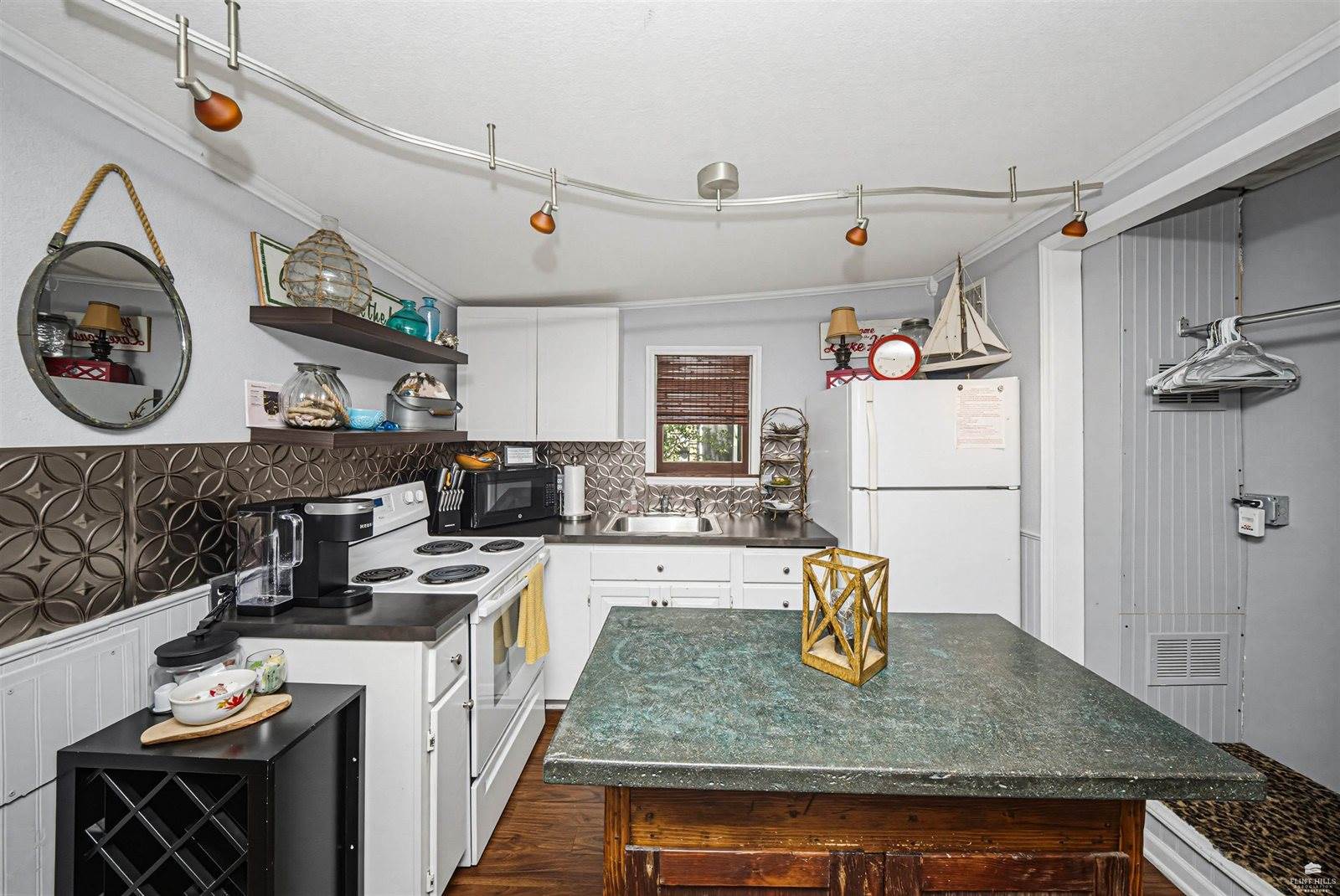 2191 Eden, Abilene, KS 67410