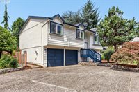 14539 SE Center St, Portland, OR 97236