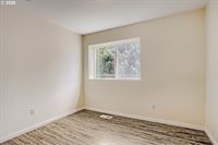 14539 SE Center St, Portland, OR 97236