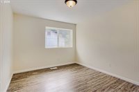 14539 SE Center St, Portland, OR 97236
