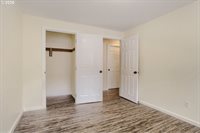 14539 SE Center St, Portland, OR 97236