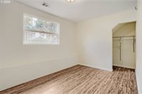 14539 SE Center St, Portland, OR 97236
