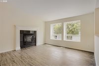 14539 SE Center St, Portland, OR 97236
