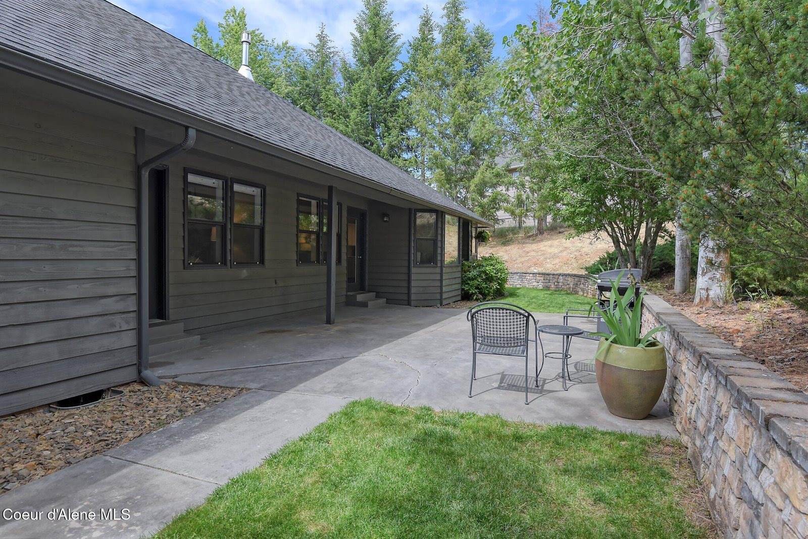2016 East Packsaddle Dr, Coeur d'Alene, ID 83815