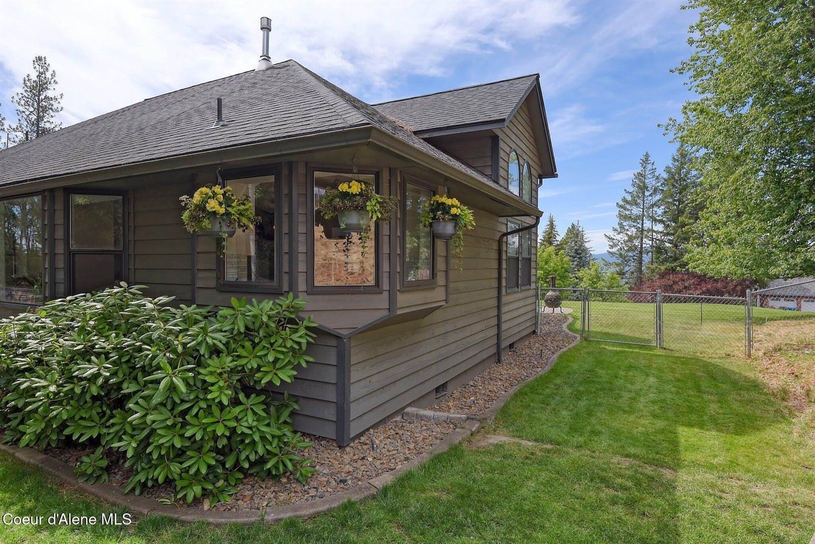 2016 East Packsaddle Dr, Coeur d'Alene, ID 83815