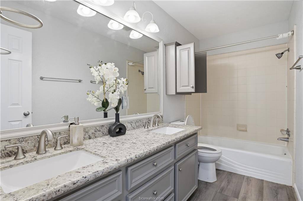 205 Chimney Hill Circle, College Station, TX 77840
