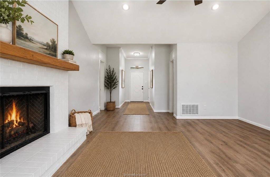 205 Chimney Hill Circle, College Station, TX 77840