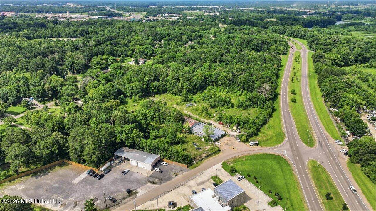 654 Caseys Lane, Flowood, MS 39232