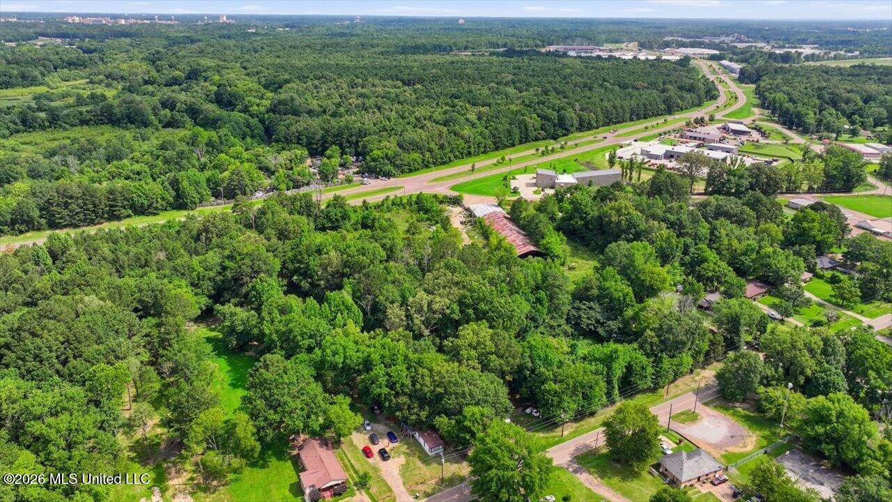 654 Caseys Lane, Flowood, MS 39232