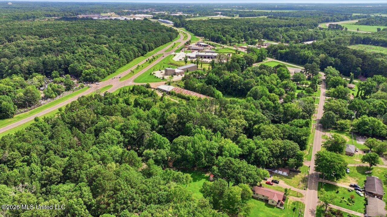 654 Caseys Lane, Flowood, MS 39232