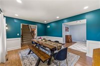 5233 NW Old Pike Road, Gladstone, MO 64118