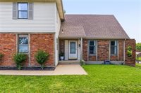 5233 NW Old Pike Road, Gladstone, MO 64118