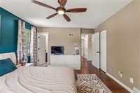 5233 NW Old Pike Road, Gladstone, MO 64118