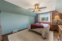 5233 NW Old Pike Road, Gladstone, MO 64118