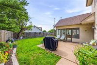 5233 NW Old Pike Road, Gladstone, MO 64118