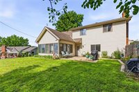 5233 NW Old Pike Road, Gladstone, MO 64118