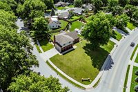 5233 NW Old Pike Road, Gladstone, MO 64118