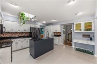 5233 NW Old Pike Road, Gladstone, MO 64118