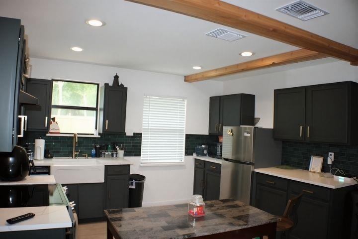 906 East Live Oak St, Lockhart, TX 78644