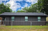 906 East Live Oak St, Lockhart, TX 78644
