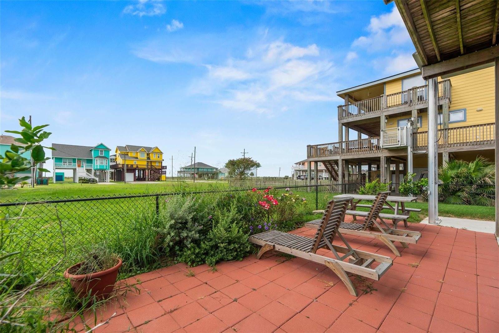 110 South Verdia Drive, Crystal Beach, TX 77650