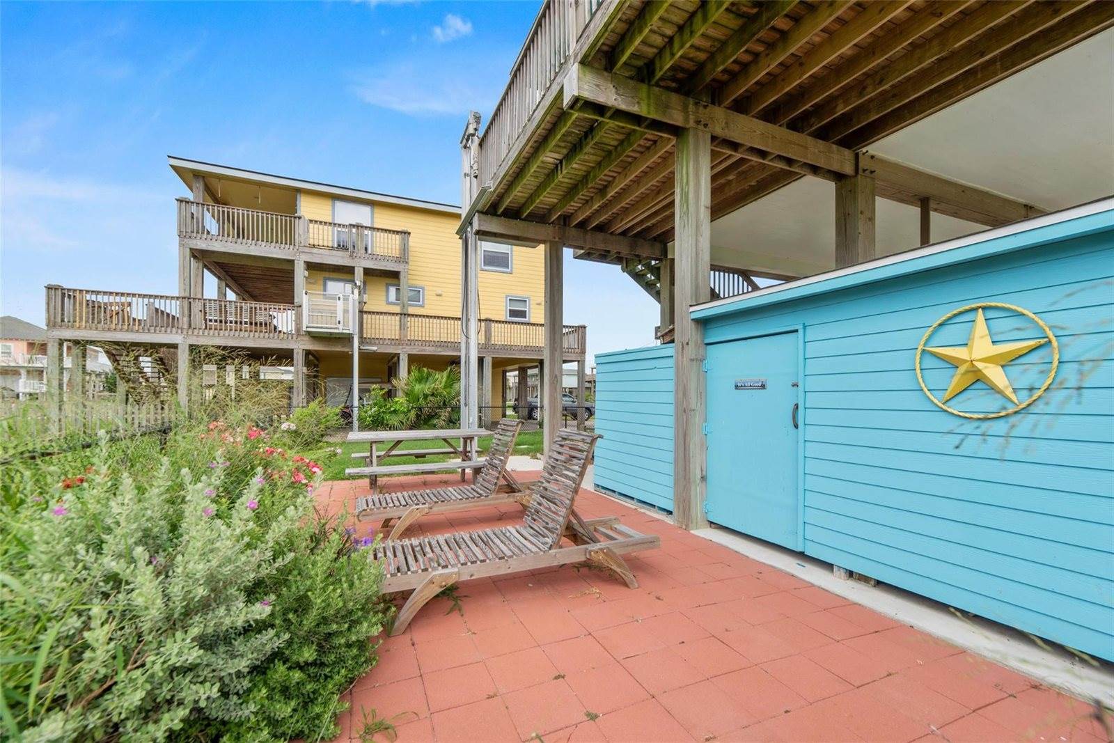 110 South Verdia Drive, Crystal Beach, TX 77650