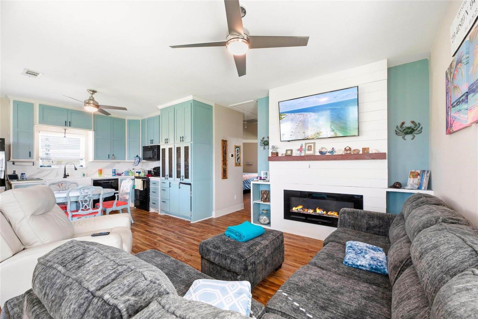 110 South Verdia Drive, Crystal Beach, TX 77650