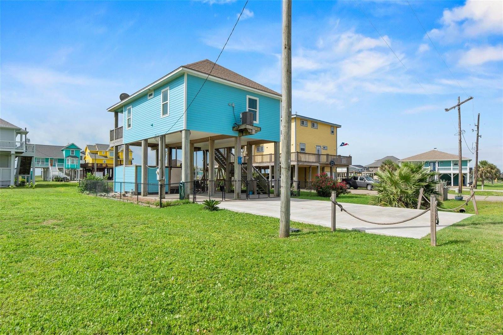 110 South Verdia Drive, Crystal Beach, TX 77650