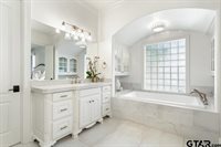 3726 Woods Blvd, Tyler, TX 75707