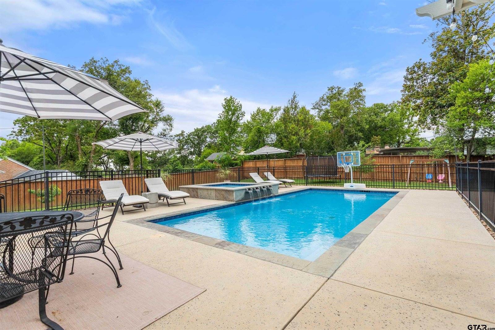 919 E Dulse St, Tyler, TX 75701