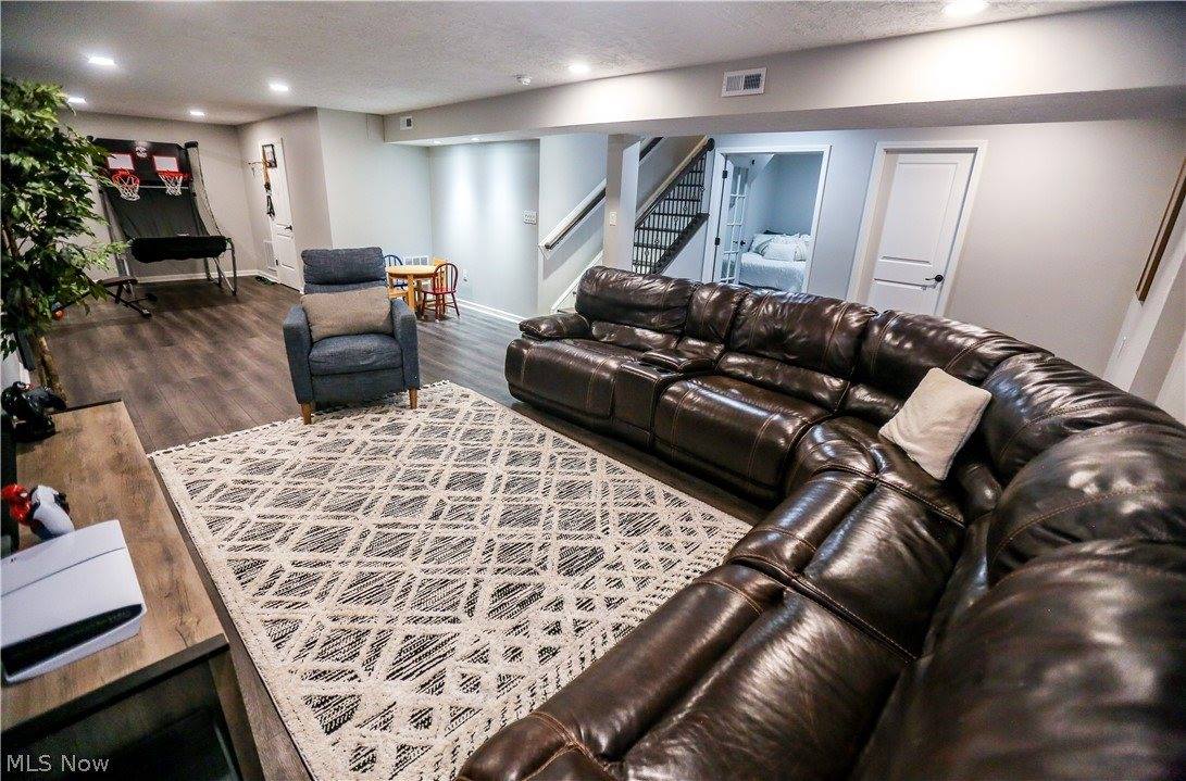 9387 Nash Lane, North Ridgeville, OH 44039