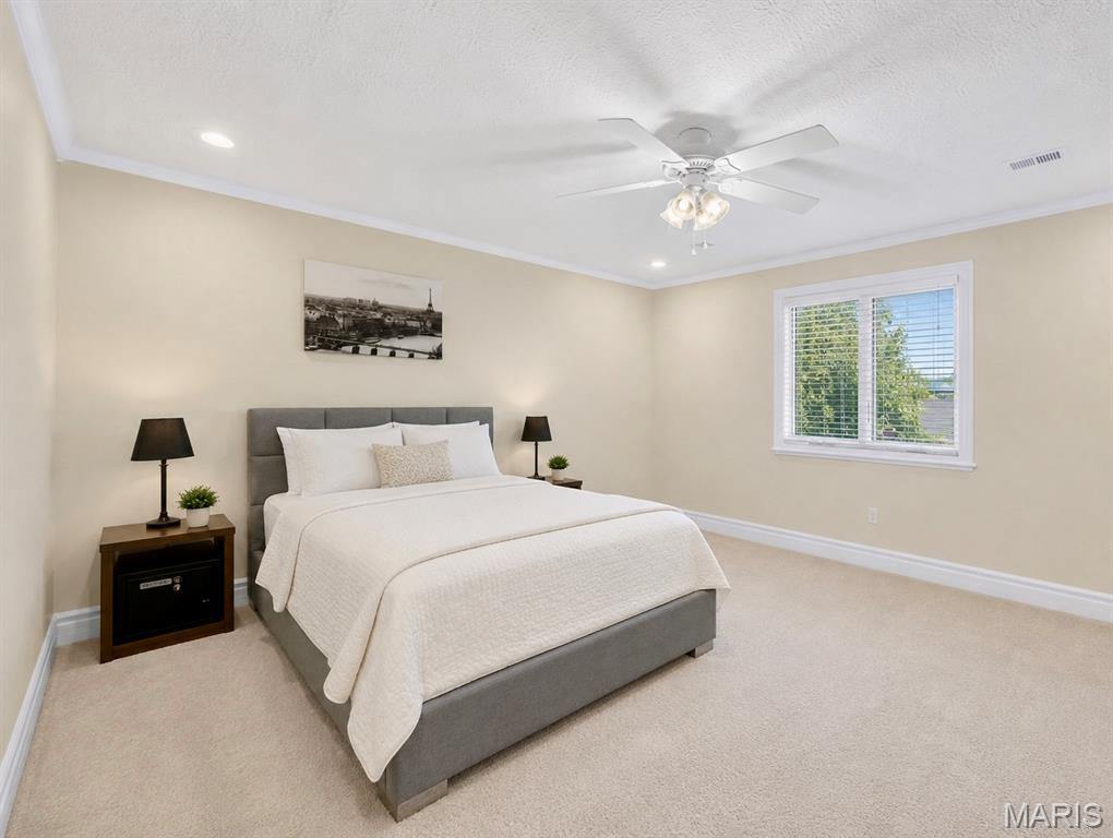 106 Bruce Drive, Saint Robert, MO 65584