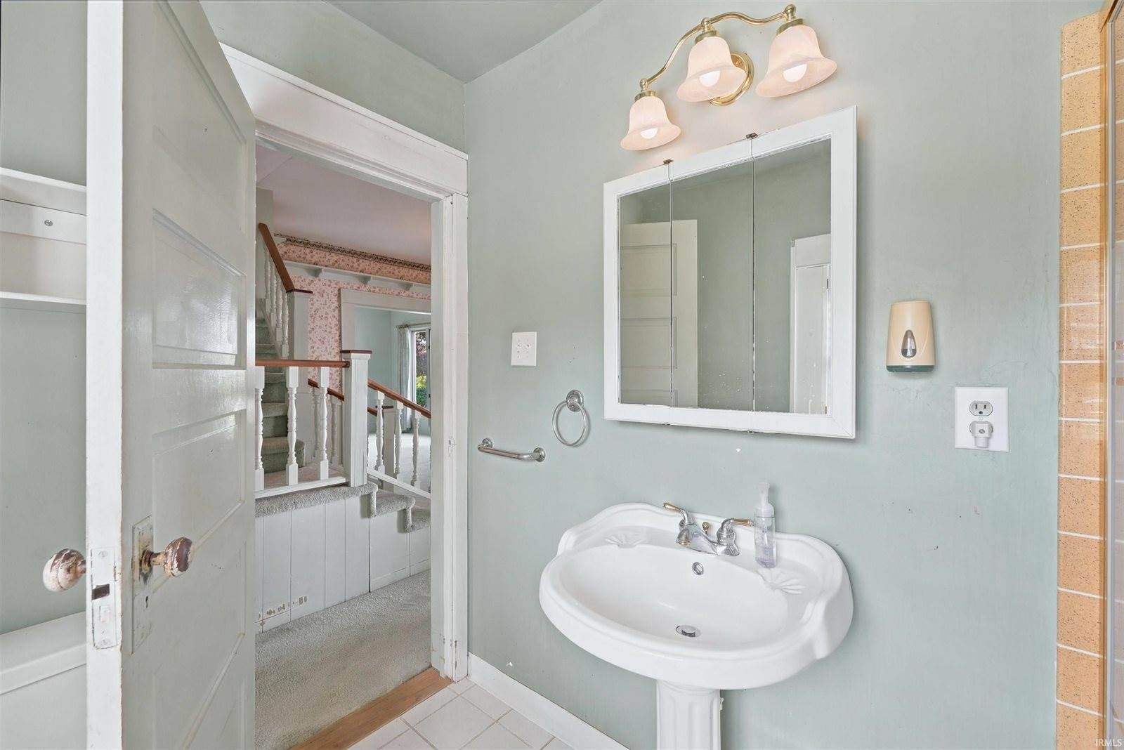 8901 E Jackson Street, Selma, IN 47383