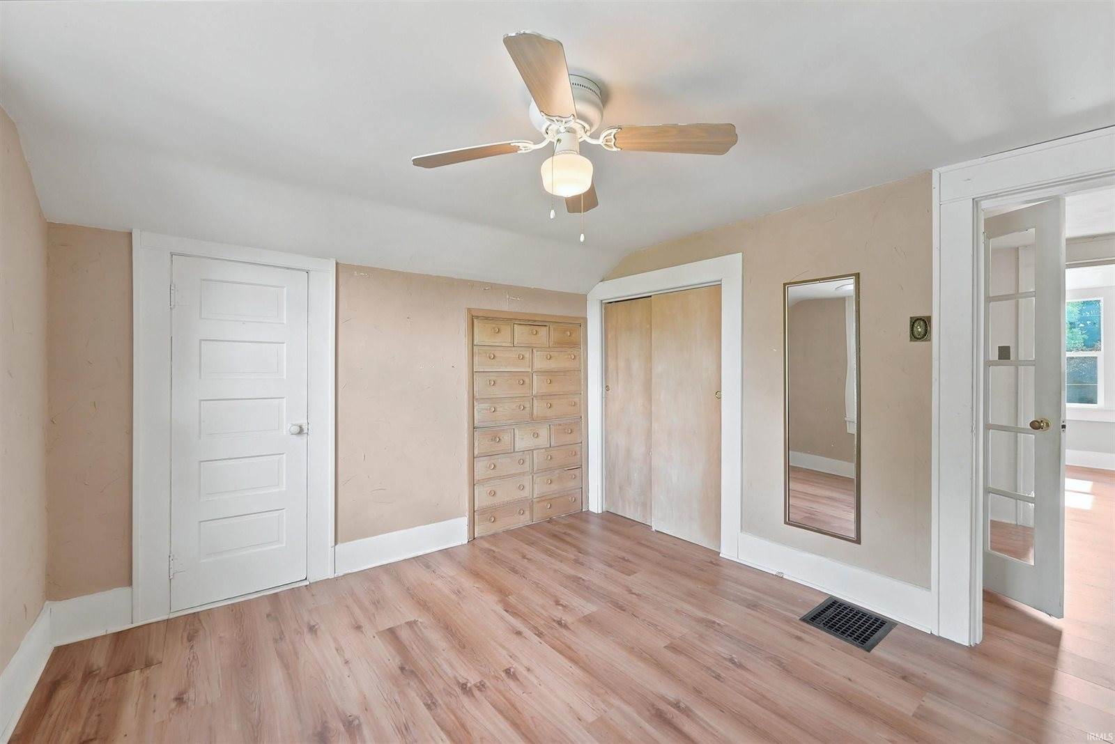 8901 E Jackson Street, Selma, IN 47383