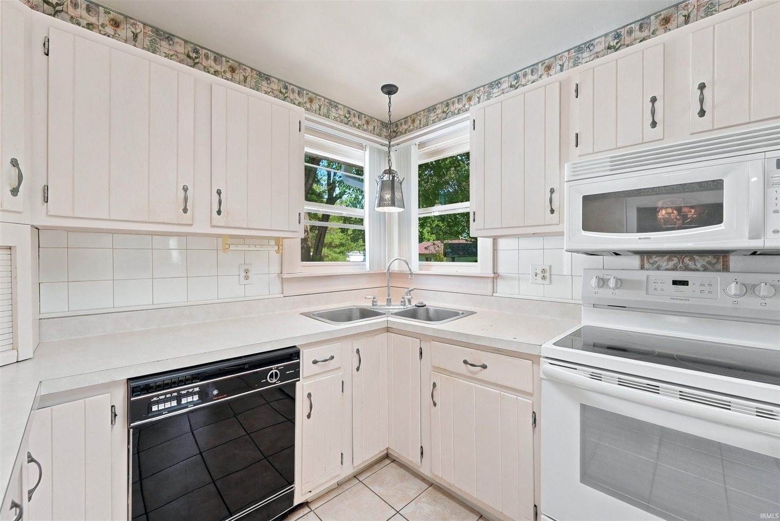 8901 E Jackson Street, Selma, IN 47383