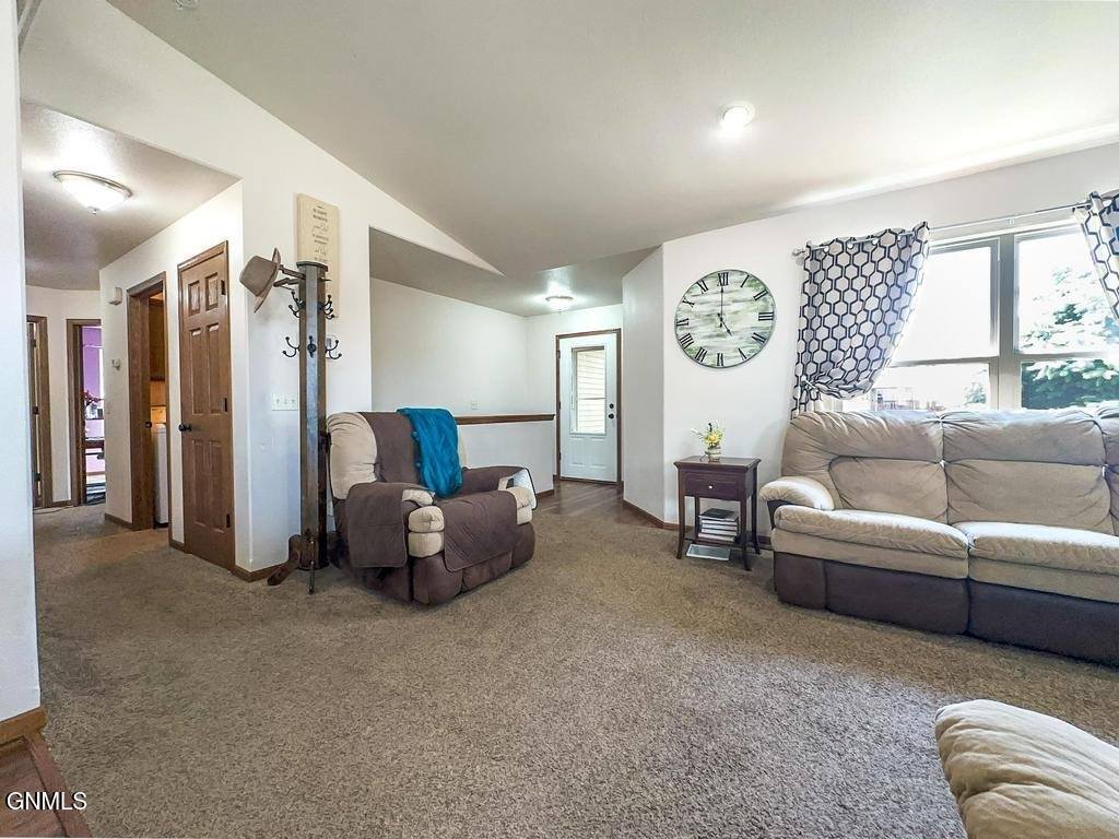 2849 Mcnally Street, Lincoln, ND 58504
