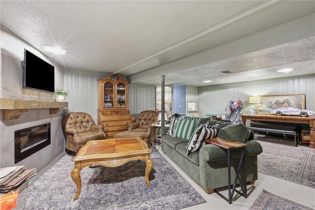 1203 Charles Street, Harrisonville, MO 64701