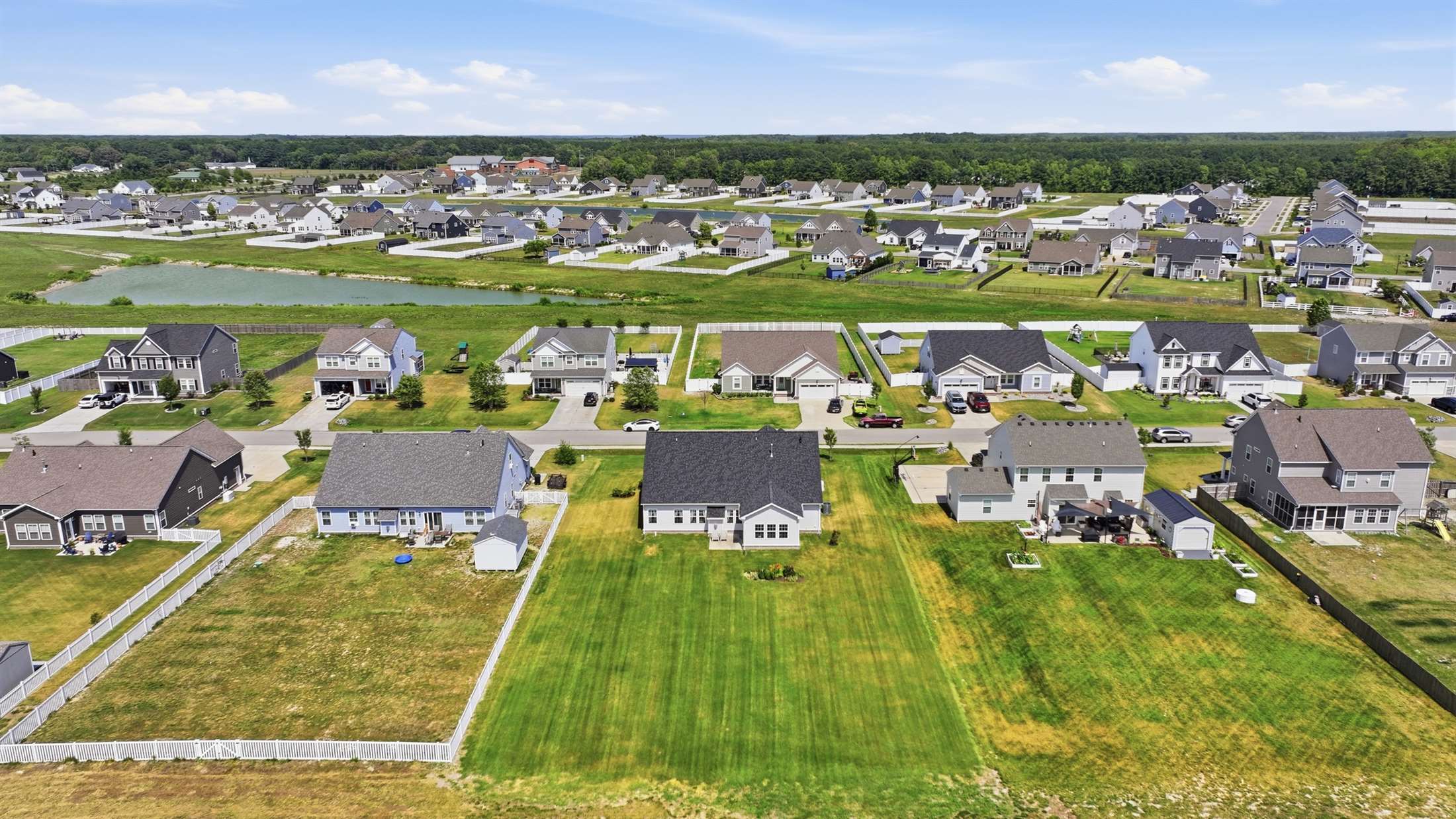 142 Gander Dr, Moyock, NC 27958