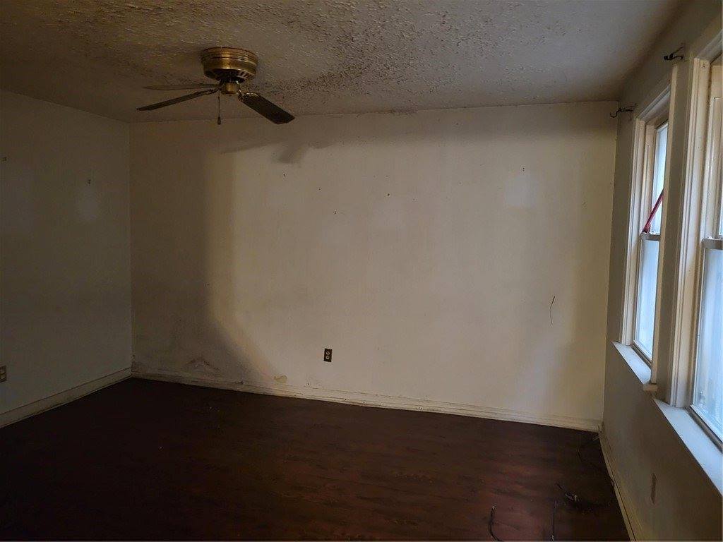 800 6th St, Stowe Township, PA 15136
