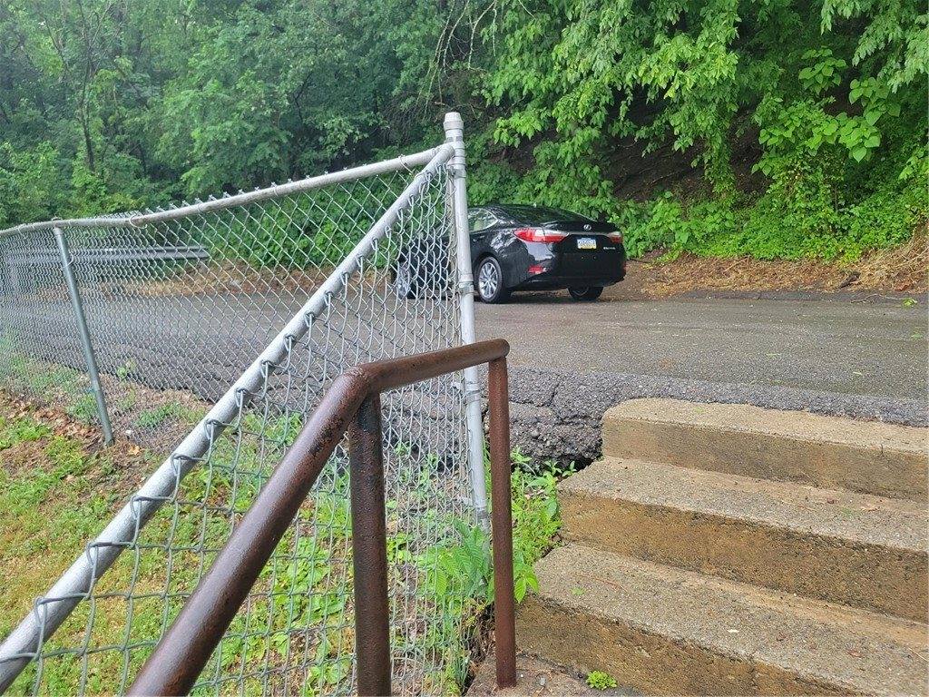 800 6th St, Stowe Township, PA 15136