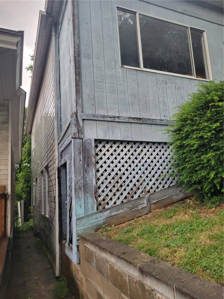 800 6th St, Stowe Township, PA 15136